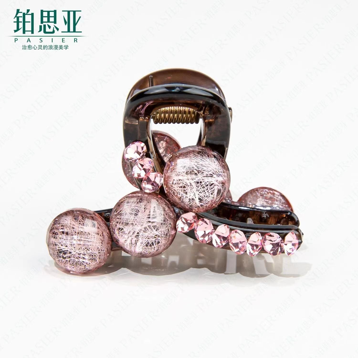 Wholesale Vintage Emerald Shark Clip